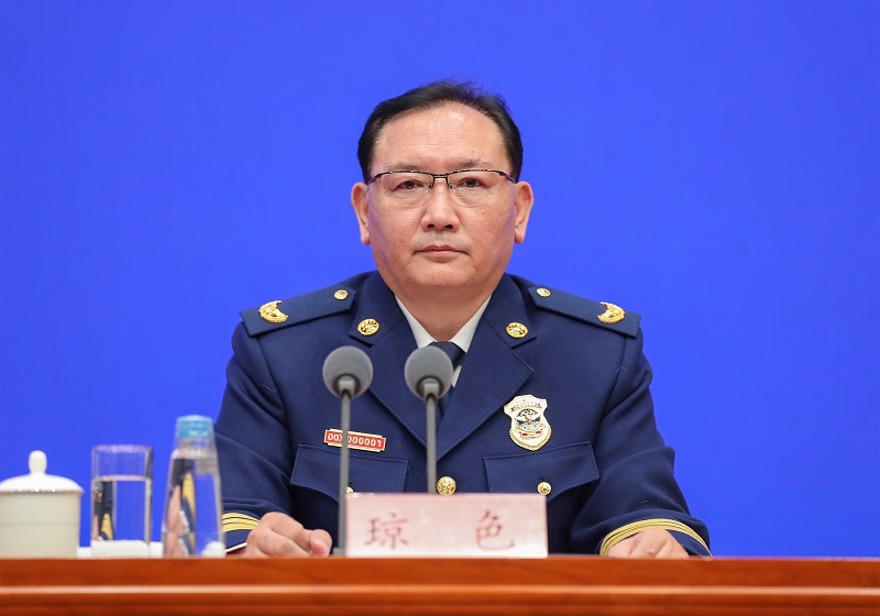 干穴黄色网站大视频应急部党组成员、消防救援局局长琼色出席新闻发布会